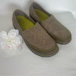 Chaco brown shoes great condition size 8 clog